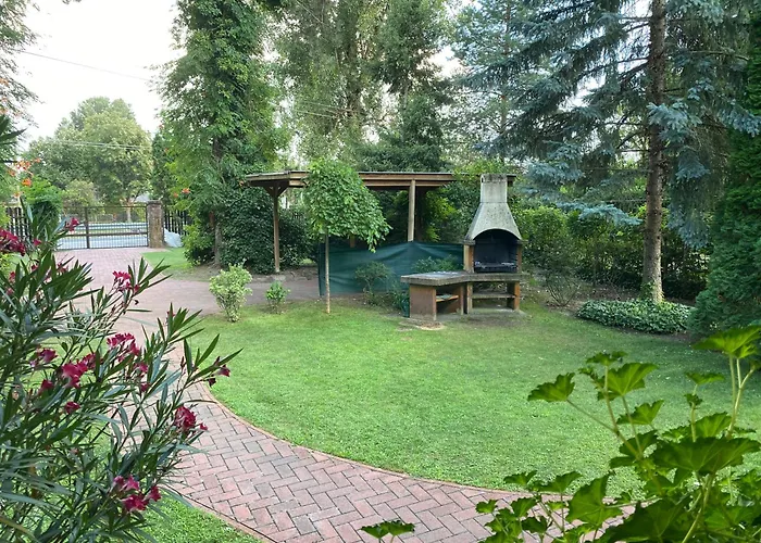 Romantika Nyaralohaz