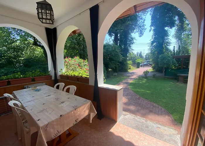 Romantika Nyaralohaz *